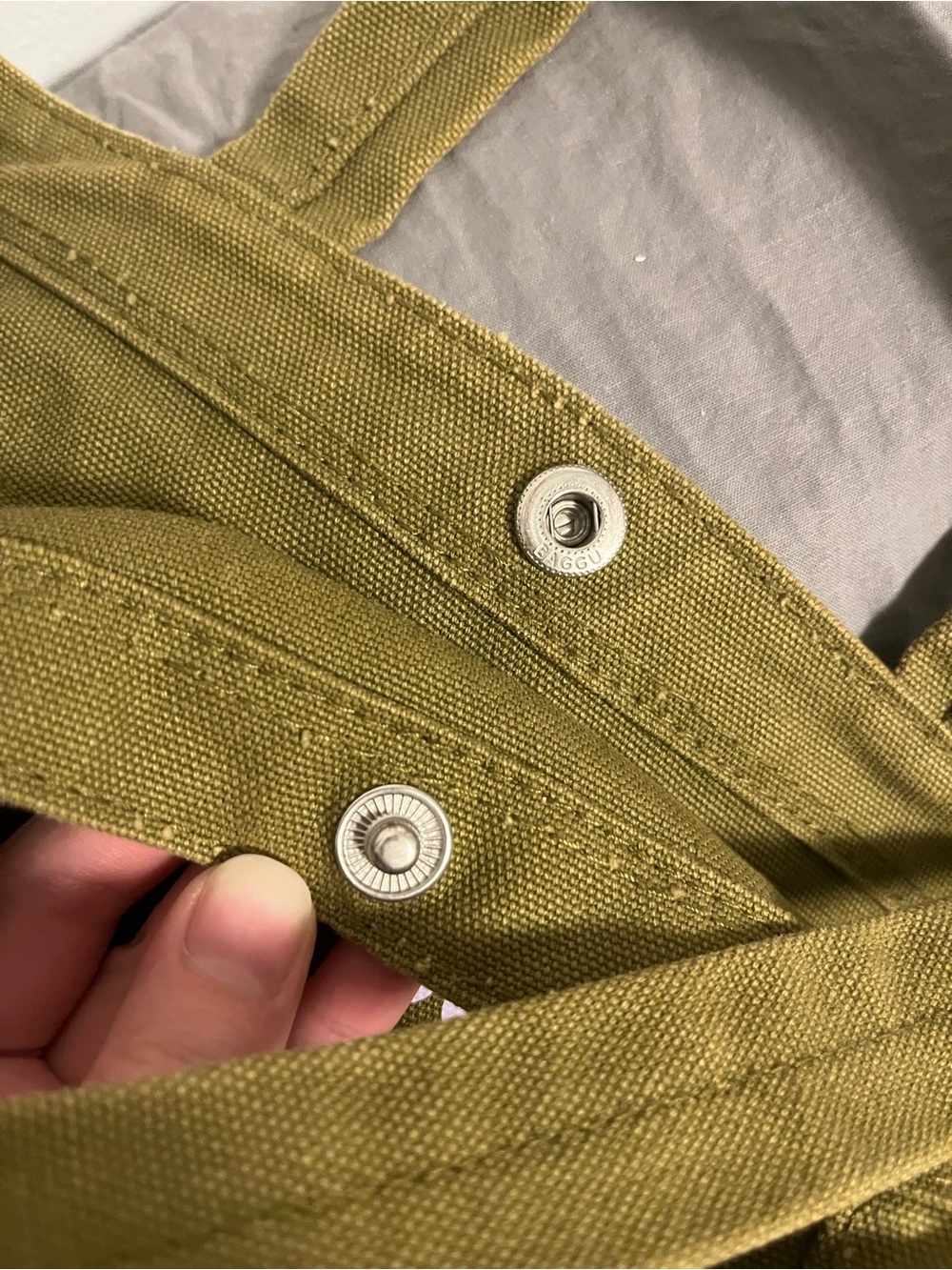 Mushroom Baggu Duck Bag from Urban Outfitters - Picture 5 of 5